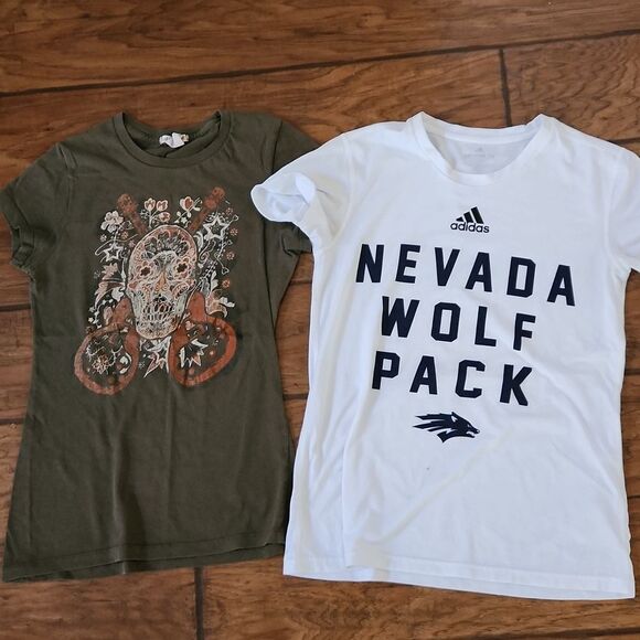 Bundle of 2 women's small tops - Picture 1 of 7
